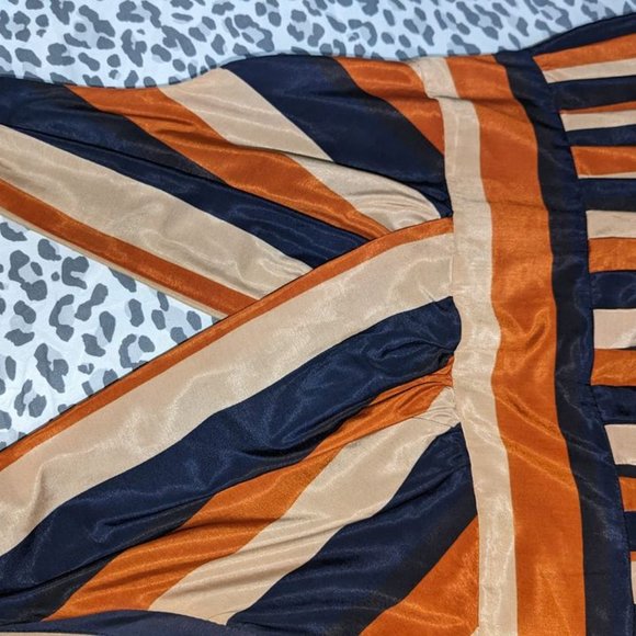 BRAND NEW DRESS DELUXE - Picture 2 of 3